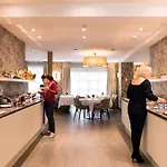 Aragon House